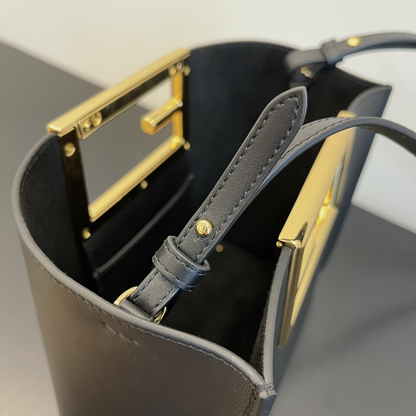 Fendi New Shoulder Bags 20*17*9cm