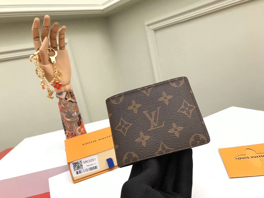 Louis Vuitton Men Wallet M63261 Size 11.9*9cm