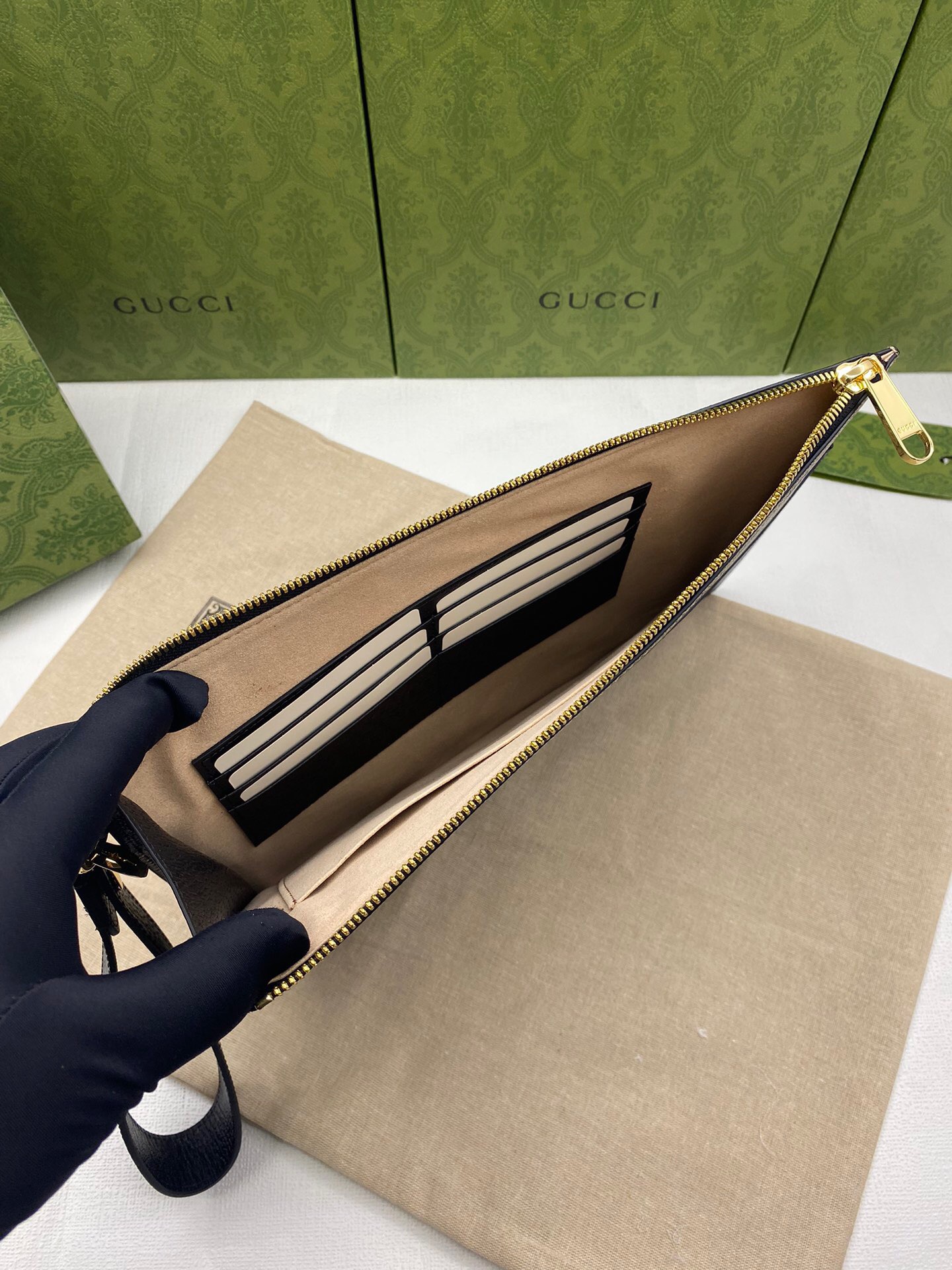 Gucci GG Supreme Unisex Clutch Bags 30*21cm