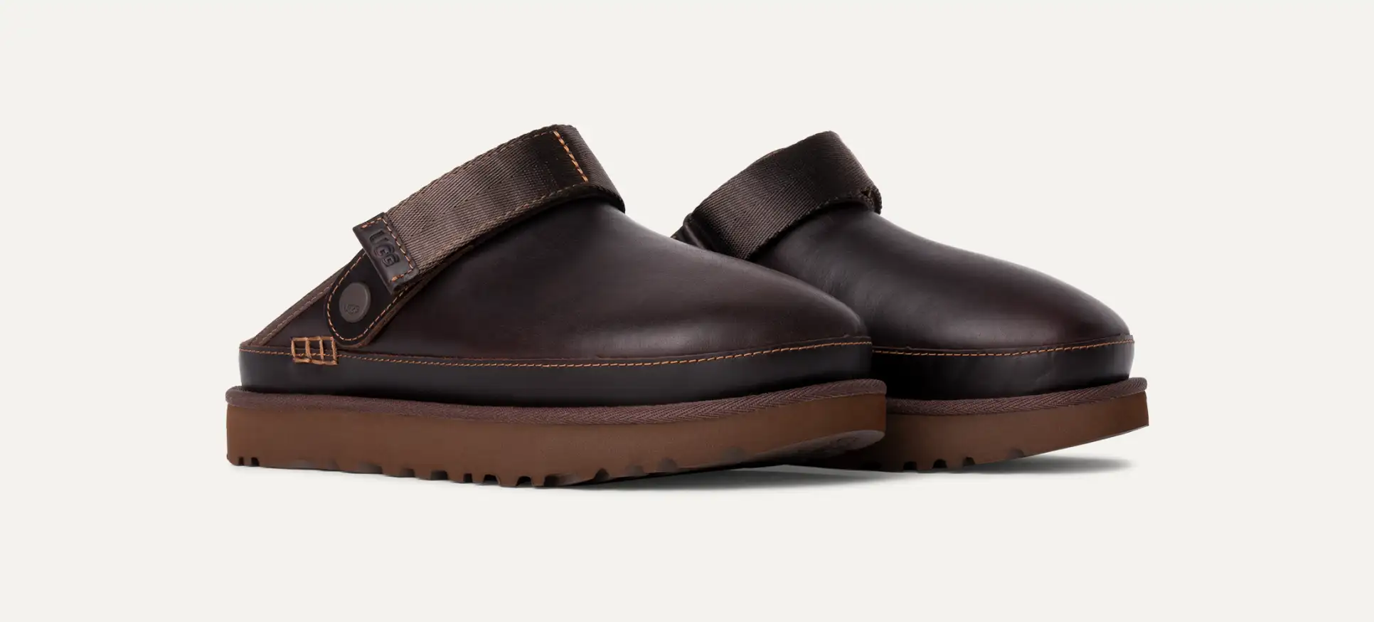 UGG Women's Goldenstar Clog Leather Regen