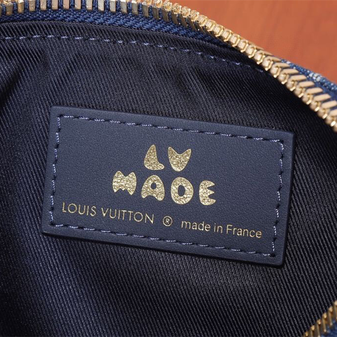 Louis Vuitton Mens Shoulder Bags 21*12*9cm