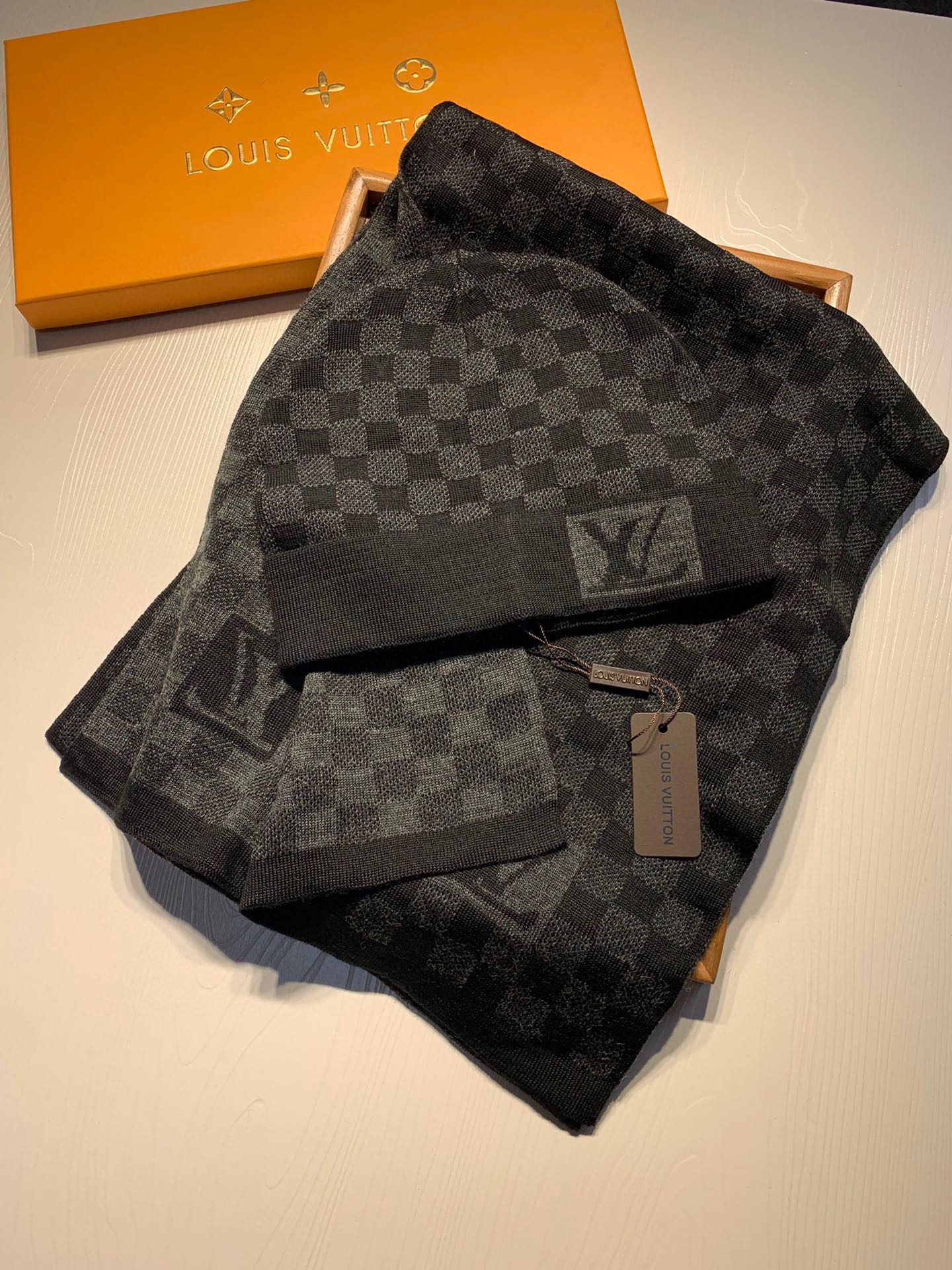 Louis Vuitton Knitted Hat+Scarf