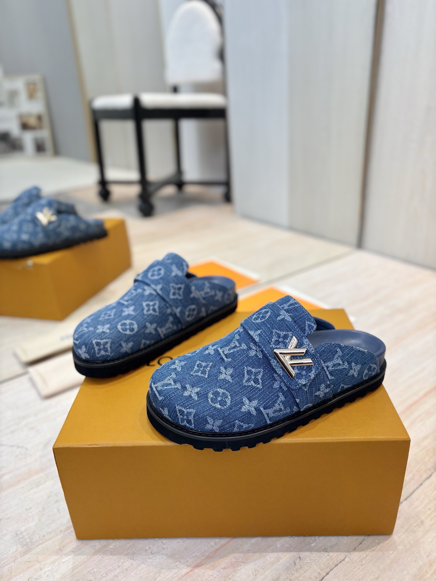 Louis Vuitton Pool Pillow Flat Comfort Slippers Size 36-45