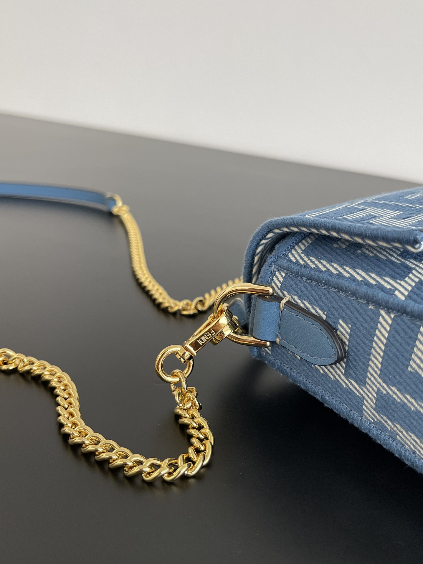 Fendi Baguette Shoulder Bags Small 19*10*4cm