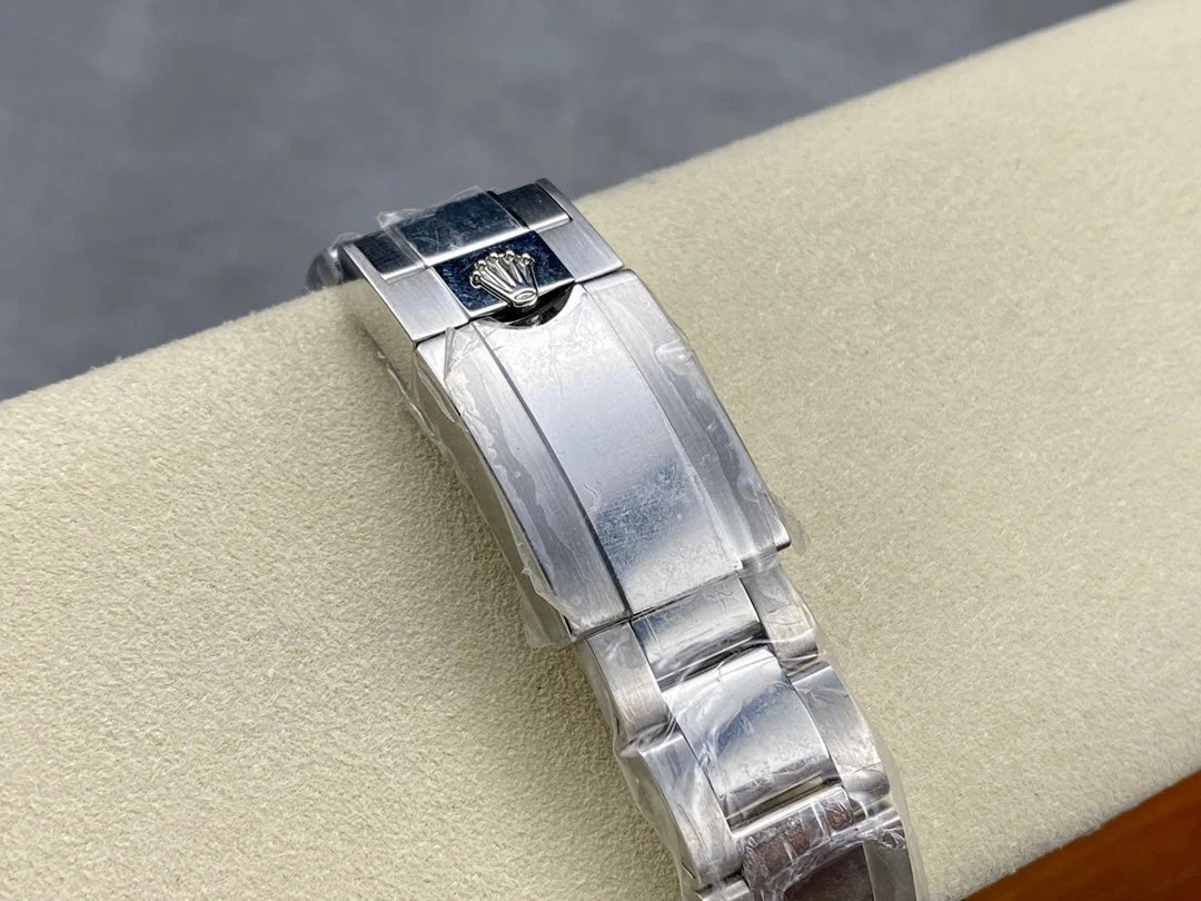 Rolex Yacht-Master II 44mm Silver White Dial