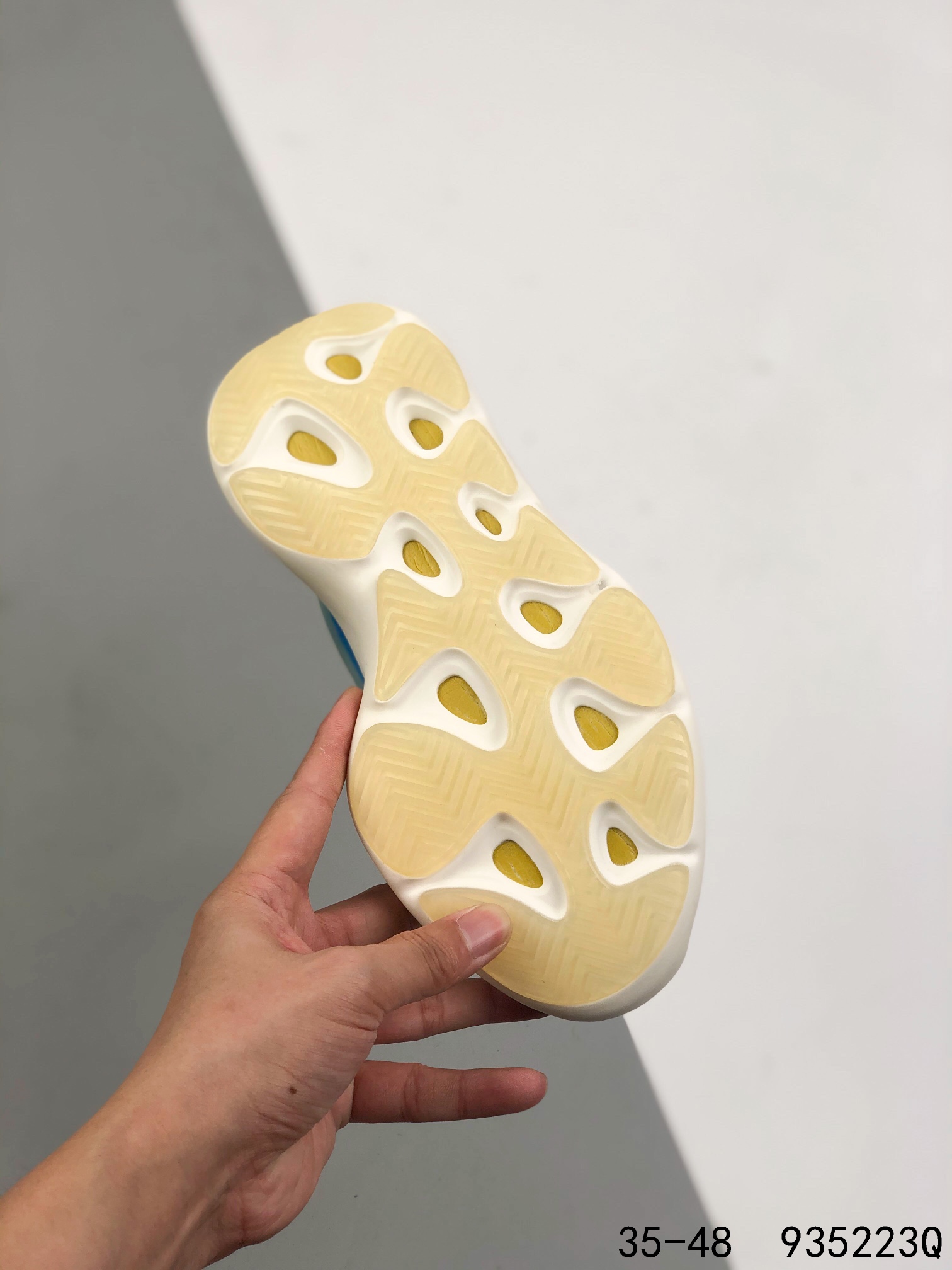 Yeezy 700 V3 Mens/Women's Sneakers Shoes 35 - 48