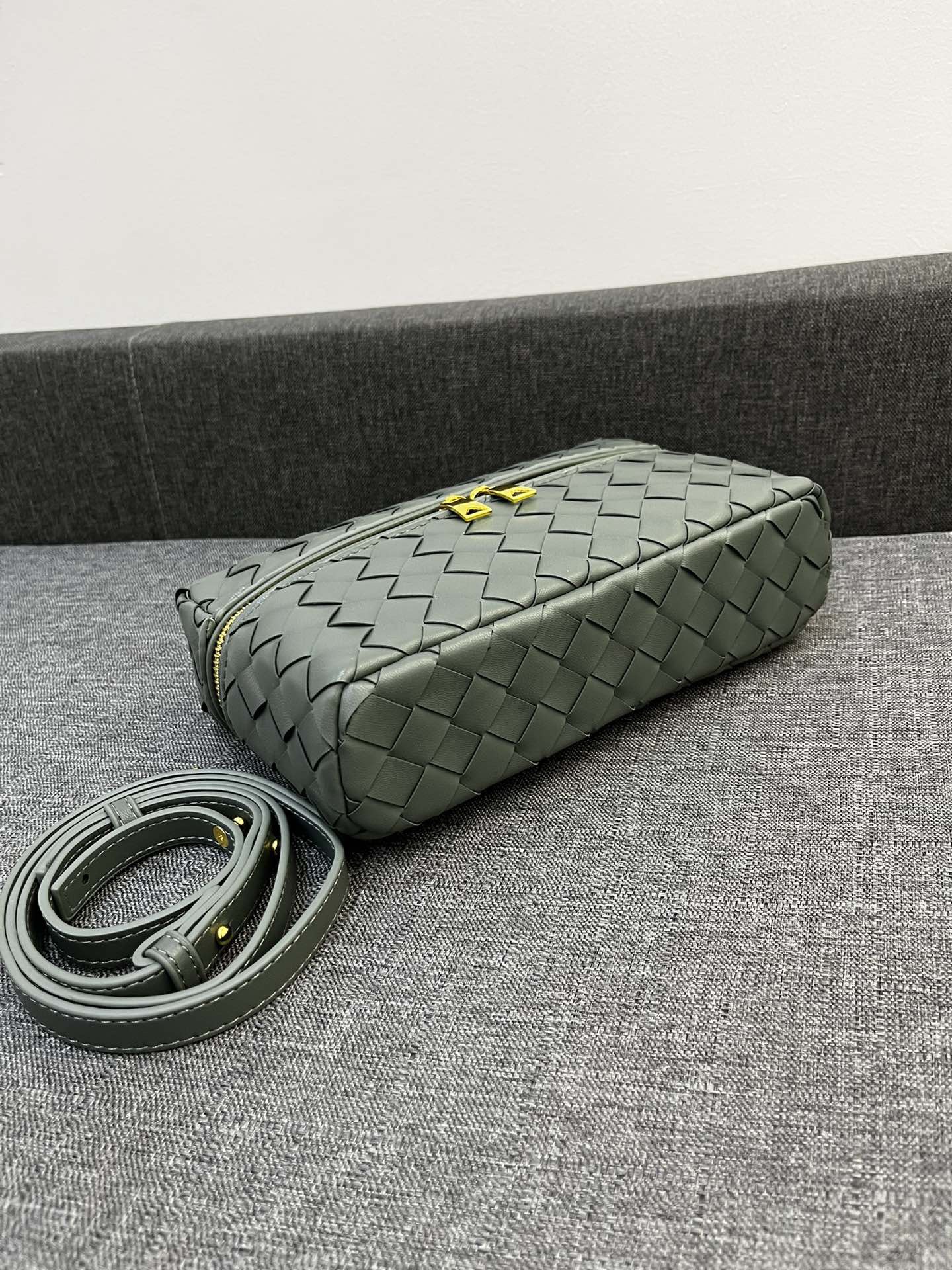 Bottega Veneta Vanity Case Shoulder Bags 24*13*6cm