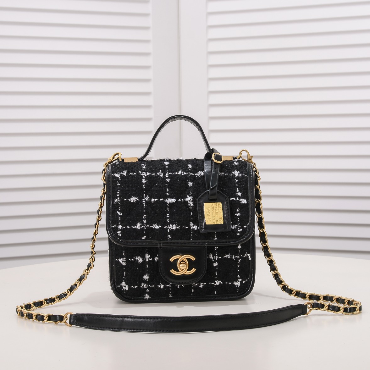 Chanel Chain Shoulder Bags Size 18*17*7cm Black White