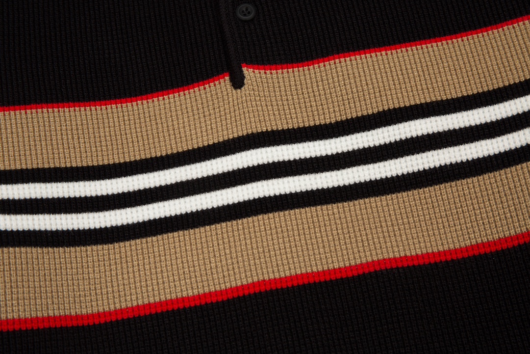 Burberry Unisex Sweatshirt Size S-XXL