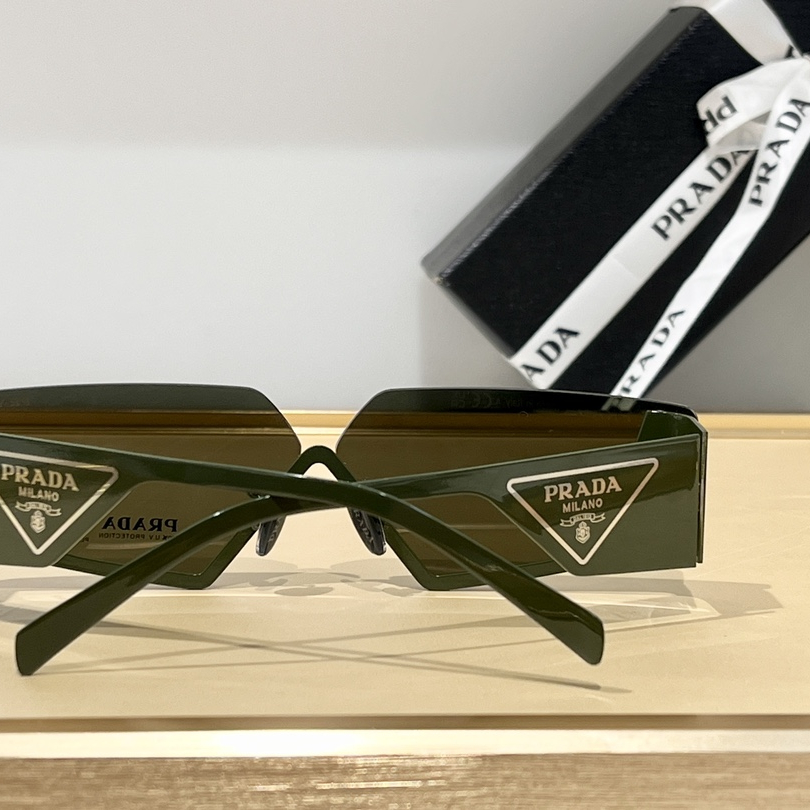 Prada Runway sunglasses SPR58Z