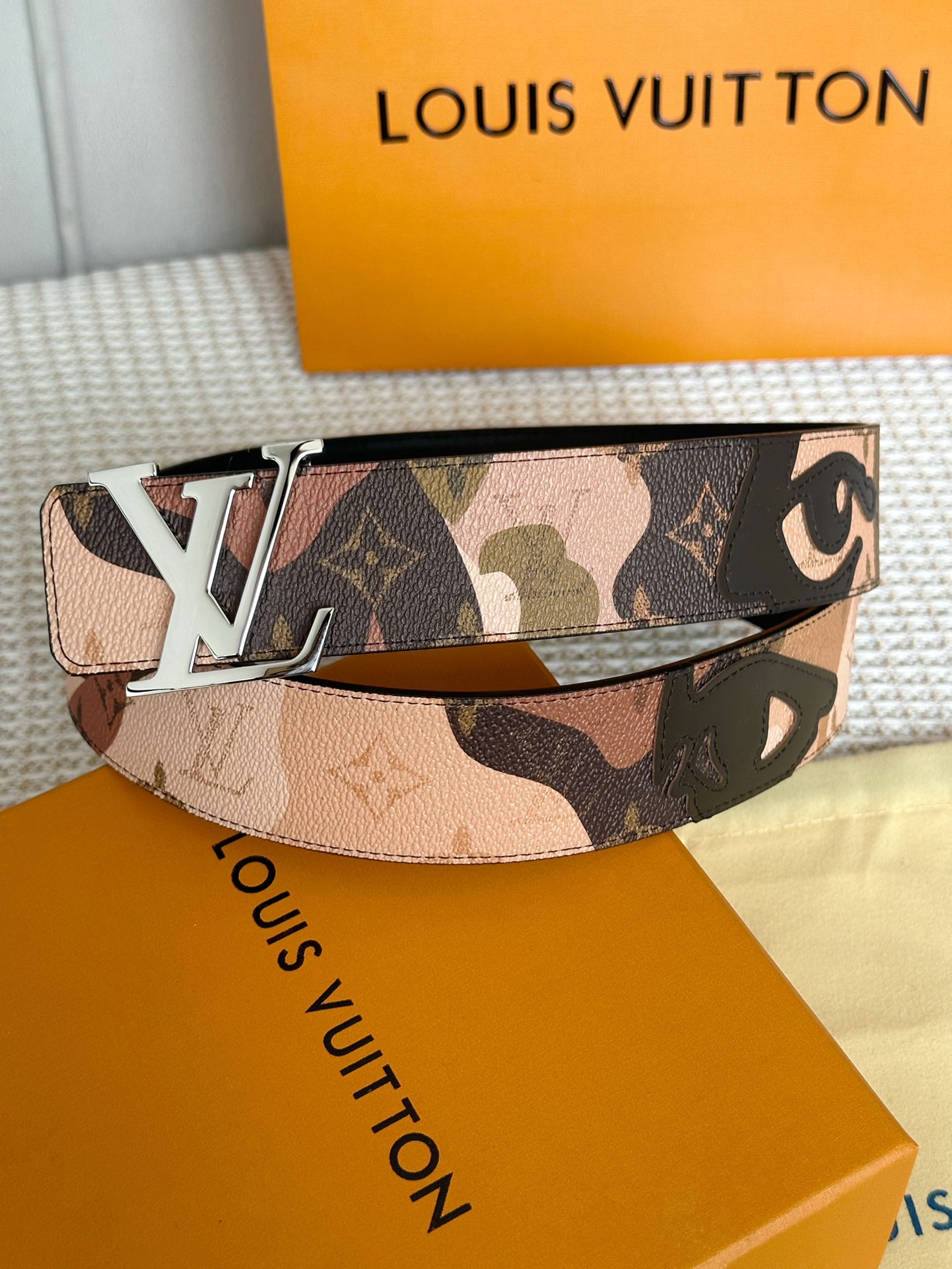 Louis Vuitton Men Belt Width 4cm