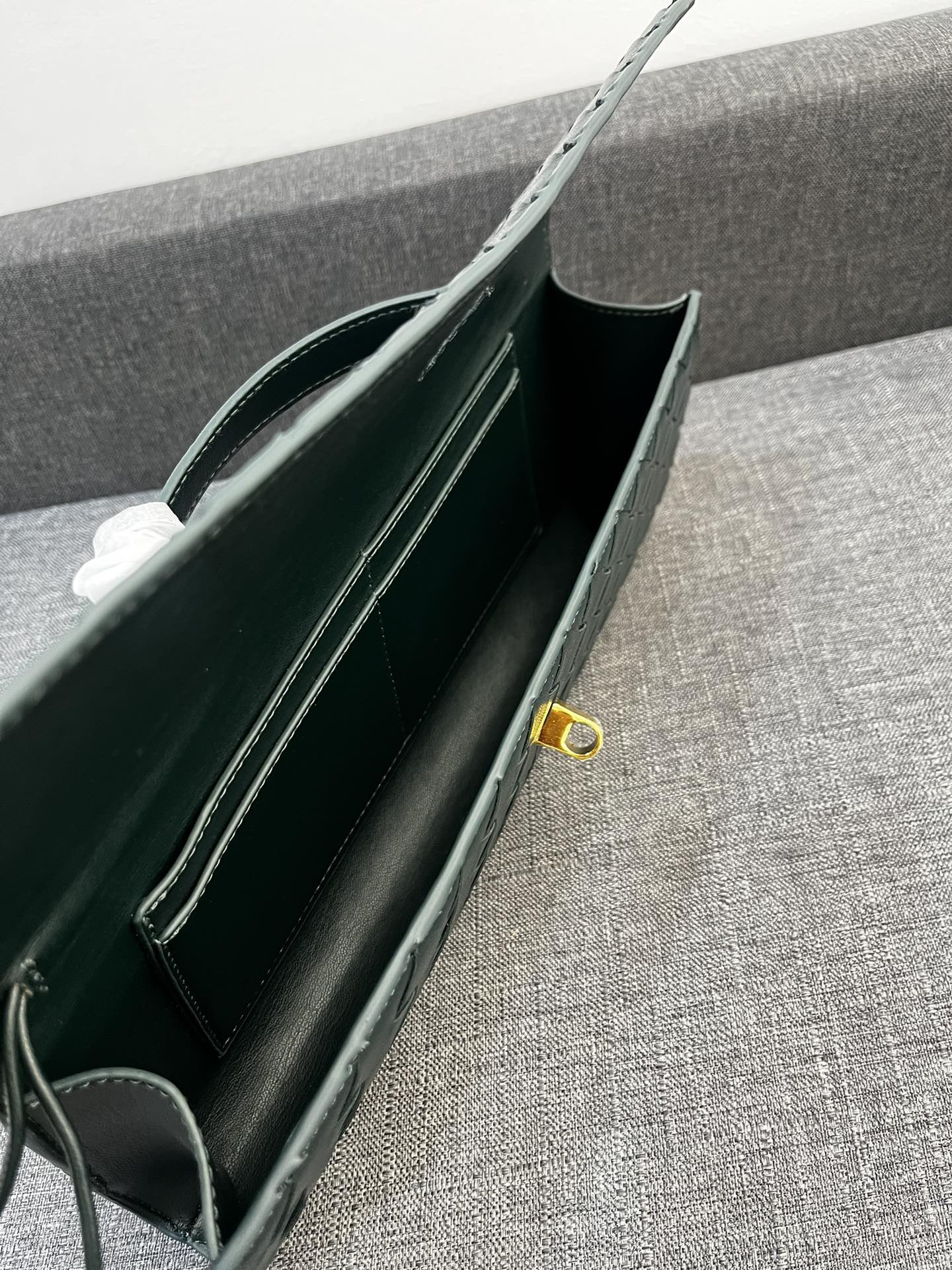 Bottega Veneta Andiamo Clutch 30*13*4cm