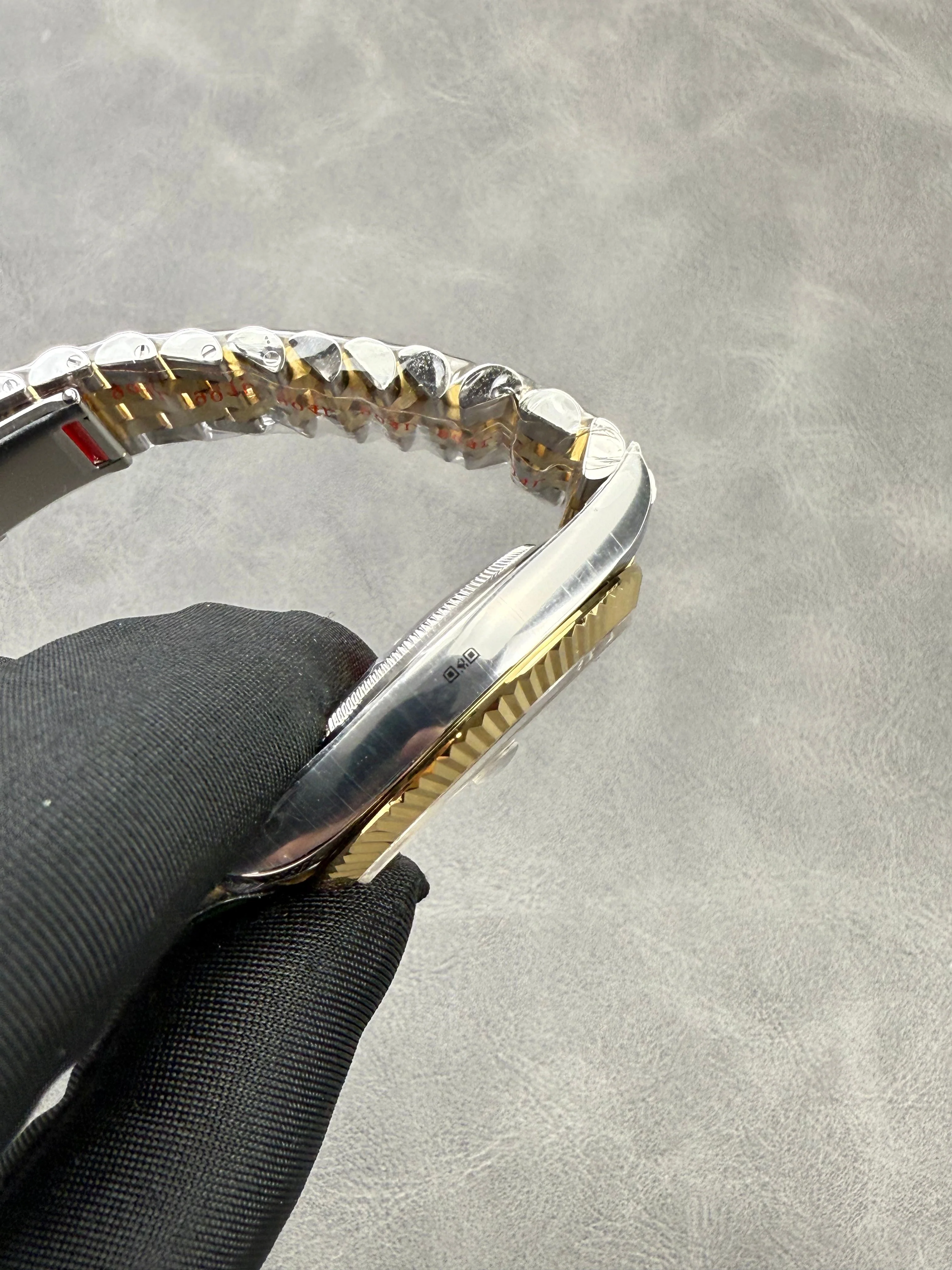 Rolex Datejust 41mm Silver Gold