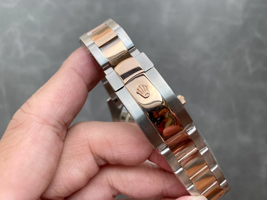 SKY-DWELLER TWO-TONE 42MM ROSE GOLD BEZEL BLUE DIAL