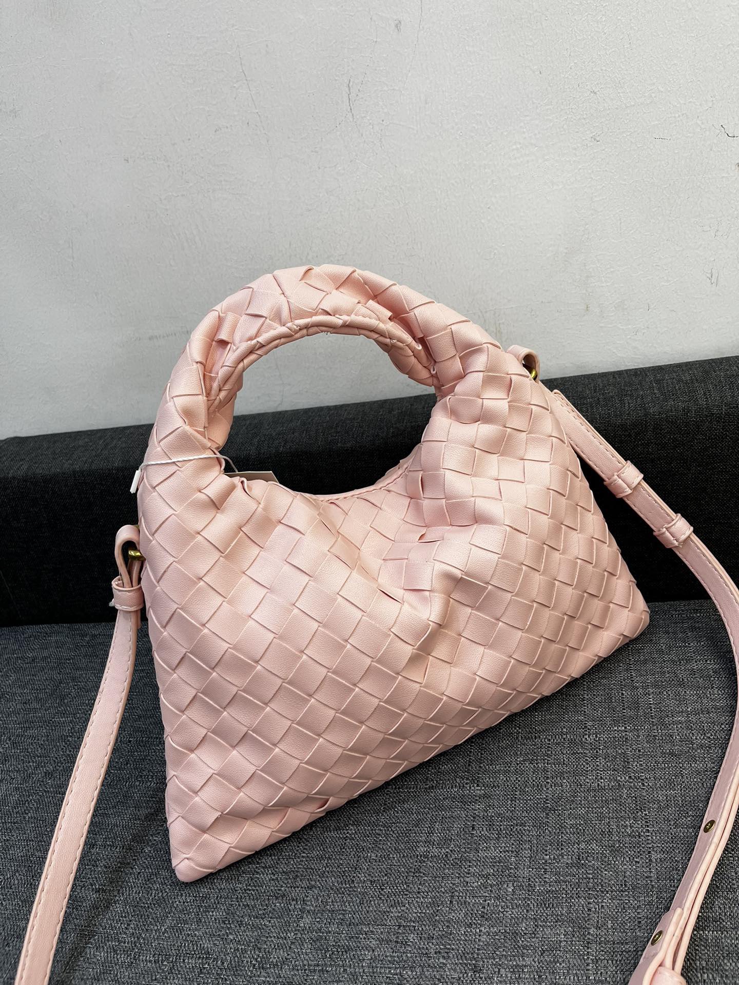 Bottega Veneta HO Shoulder Bags 28*17cm