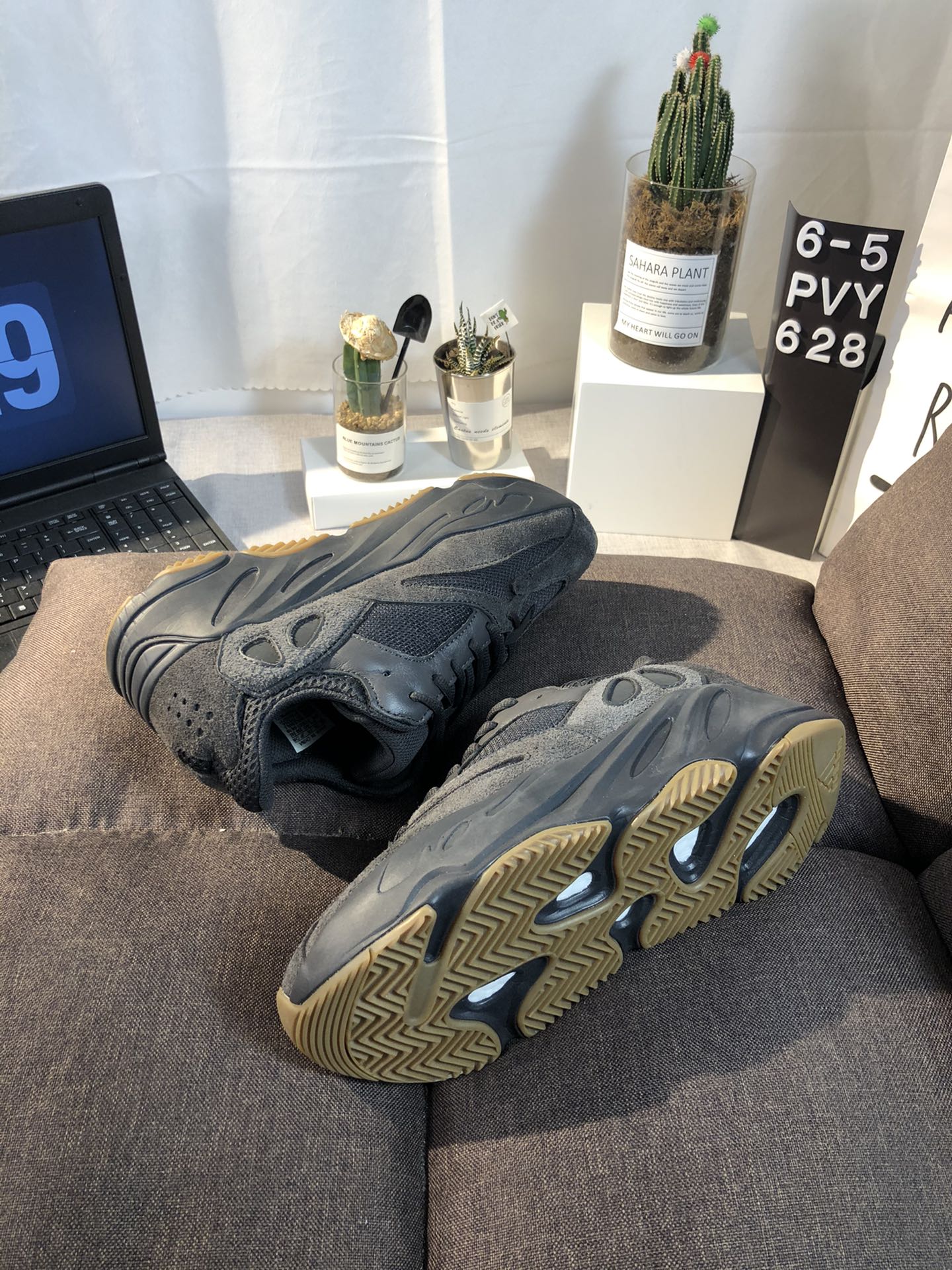 Yeezy 700 Boost Mens/Women's Sneakers Shoes 36 - 45