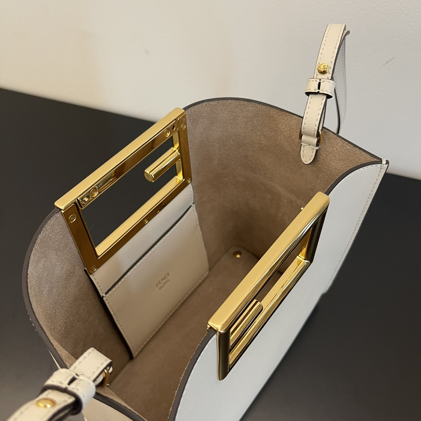 Fendi New Shoulder Bags 20*17*9cm