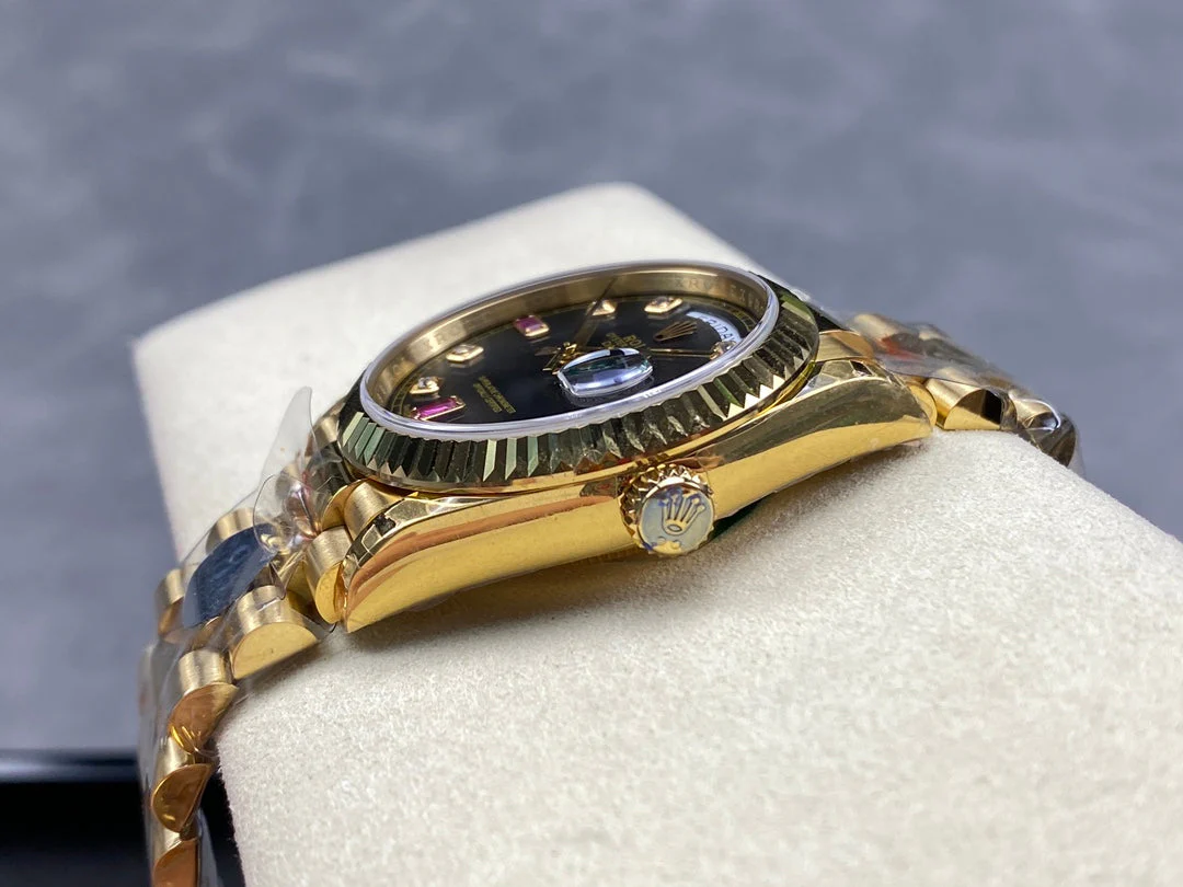 Rolex Day-Date 36mm Gold Black Diamond