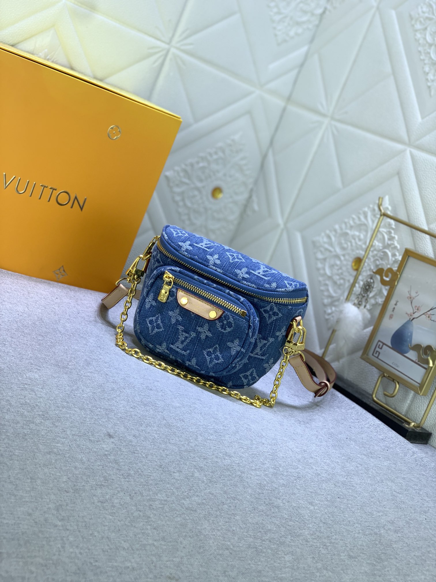 Louis Vuitton M82335 Mini Bumbag Shoulder Bags Size 17*12*9cm