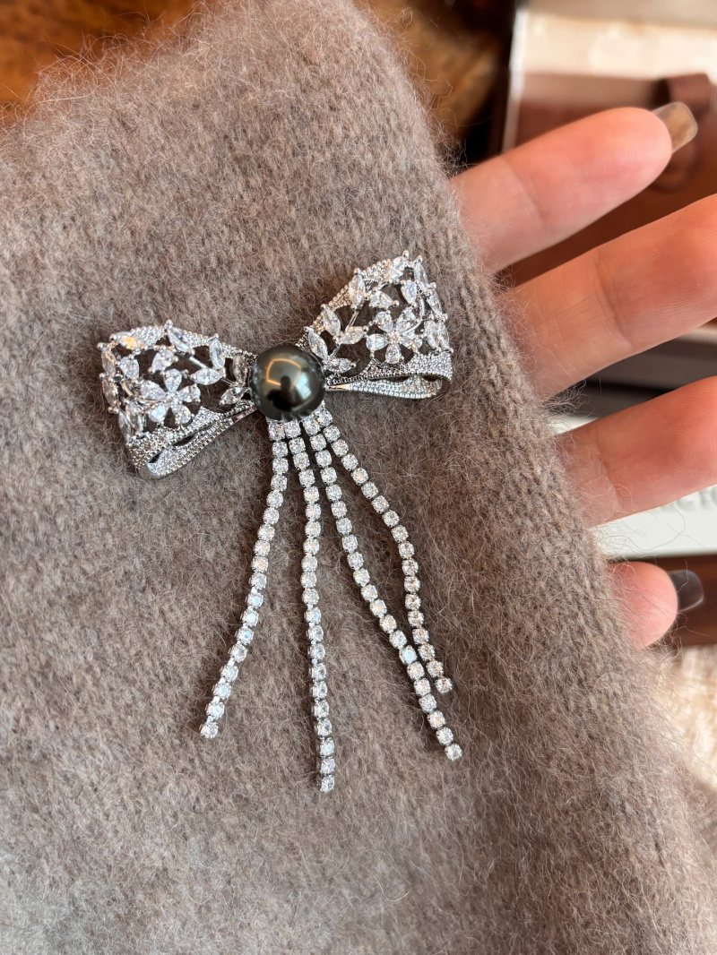 Pearl Full Diamond Bow Tassel Brooch Exquisite Personality Autumn And Winter Sweater Chest Flower Pin
