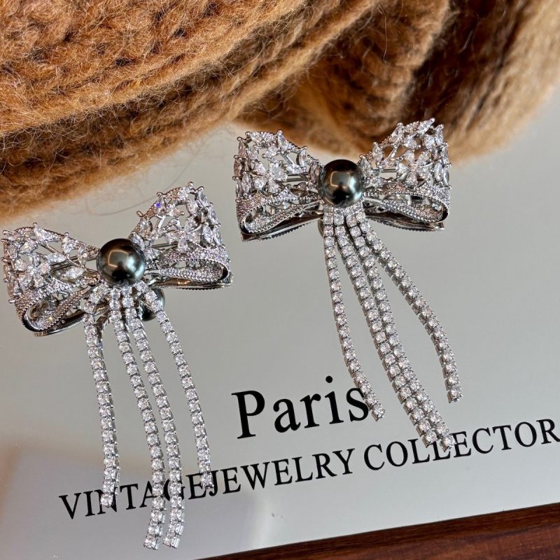 Pearl Full Diamond Bow Tassel Brooch Exquisite Personality Autumn And Winter Sweater Chest Flower Pin