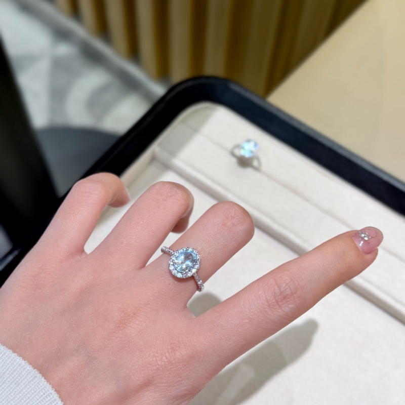 Personalized Leisure Topaz Full Diamond Ring For Women