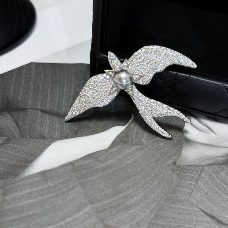 Pearl Full Diamond Bird Brooch Temperament Niche Sweater Brooch High-End Chest Flower