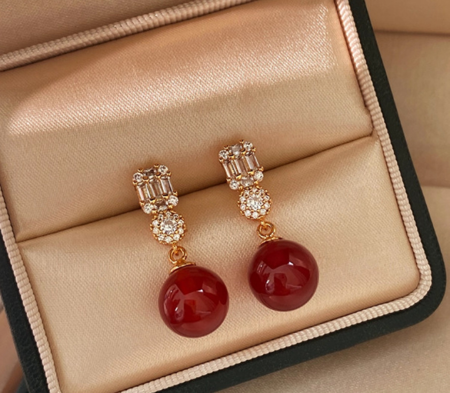 Silver Needle Red Ma Medium Long Flash Diamond Light Luxury Women's New Year Earrings