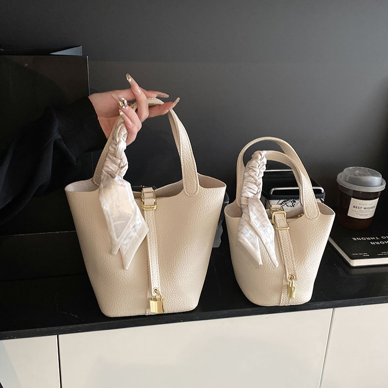 2026 New Trendy And Simple Casual Shoulder Bag, Crossbody Bag, Hand-Held Bucket Bag