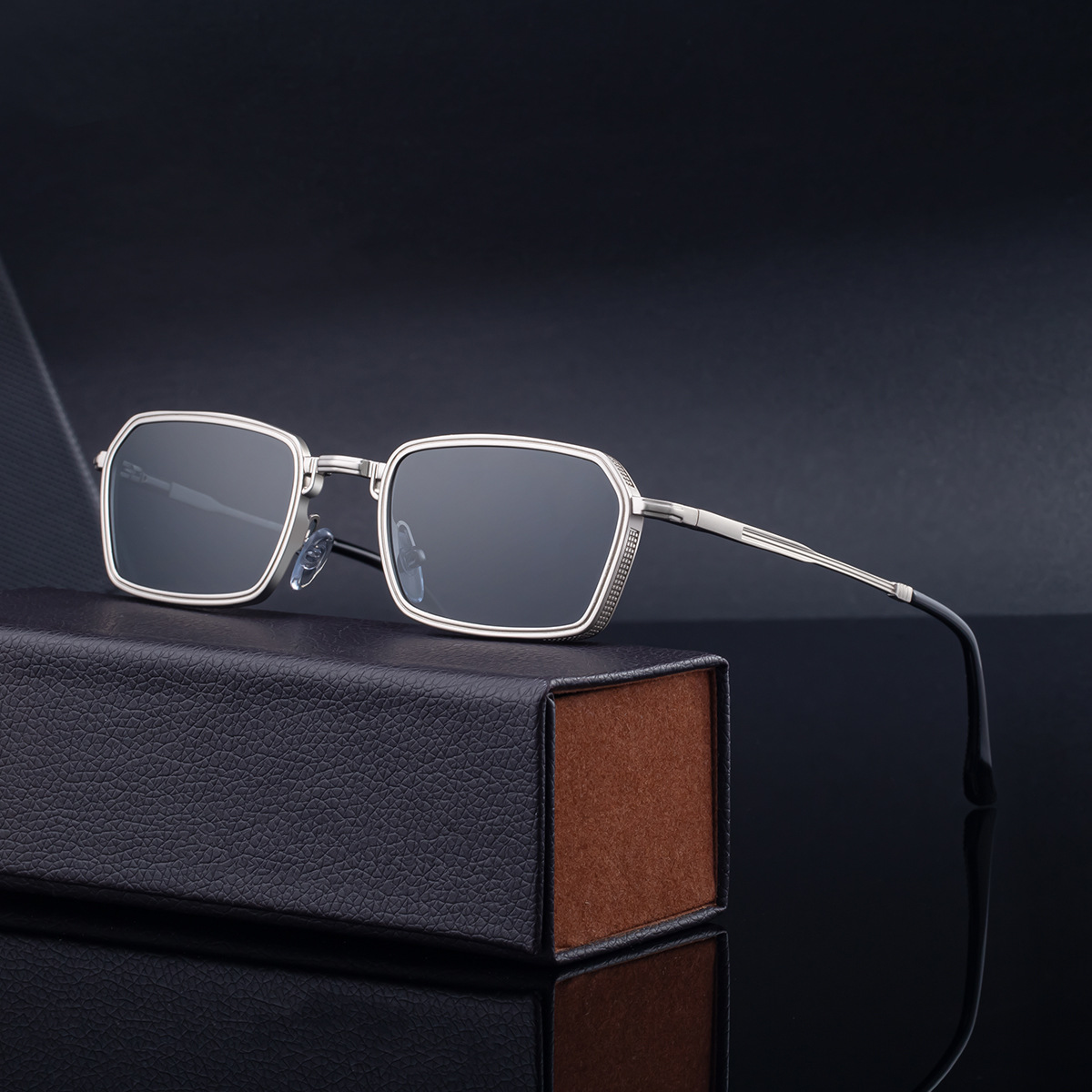 New European And American Square Small Frame Sunglasses For Women, Retro Punk Style Spring Zinc Alloy Leg Sunglasses