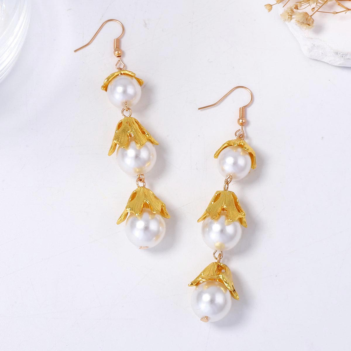 Artistic Retro Light Luxury Temperament Imitation Pearl Flower Tassel Splicing Earrings With High-End Feel For Women