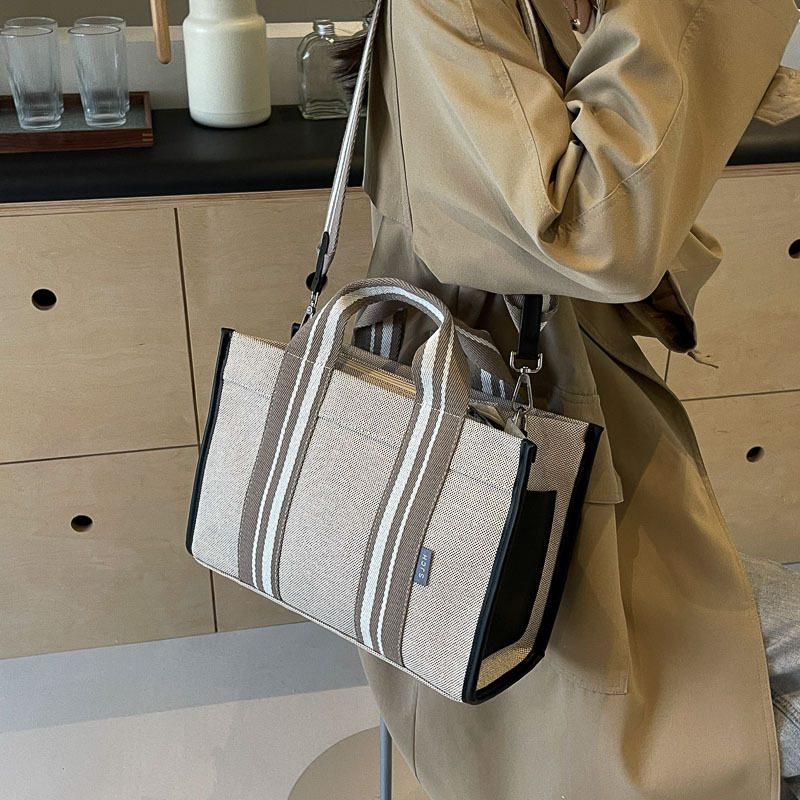 2026 Handheld Tote Bag Large Capacity Canvas Color Contrasting Single Shoulder Crossbody Bag Color Contrasting Design