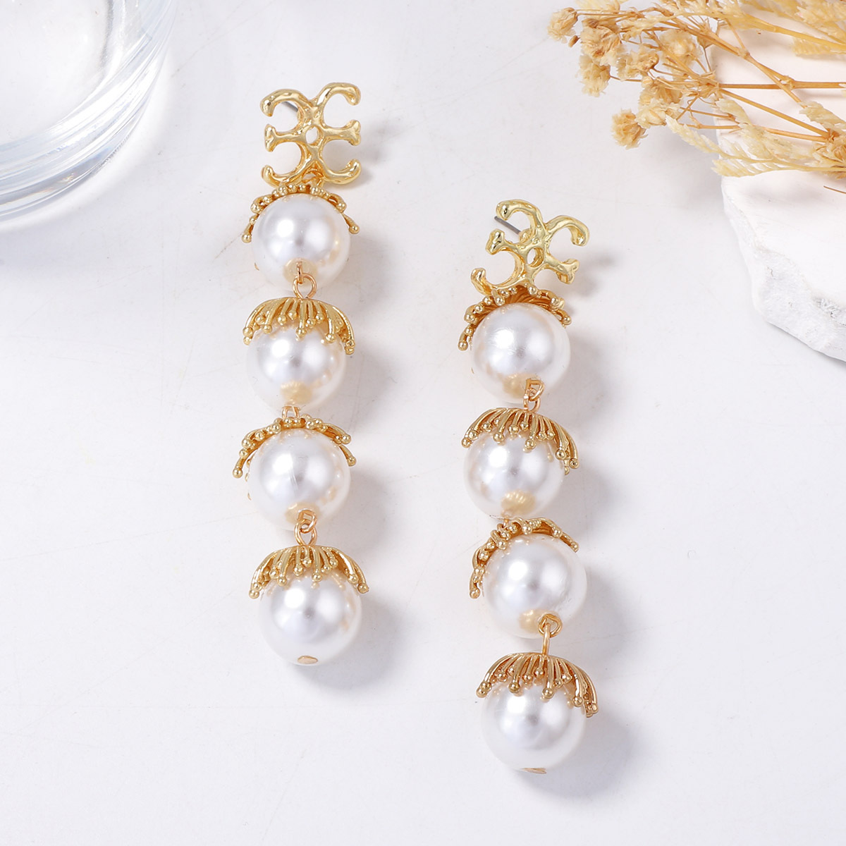 European and American French Retro Light Luxury Geometric Imitation Pearl Flower Long Spliced Earrings