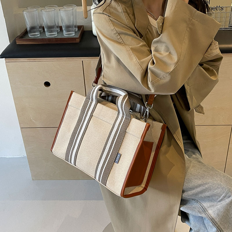 2026 Handheld Tote Bag Large Capacity Canvas Color Contrasting Single Shoulder Crossbody Bag Color Contrasting Design