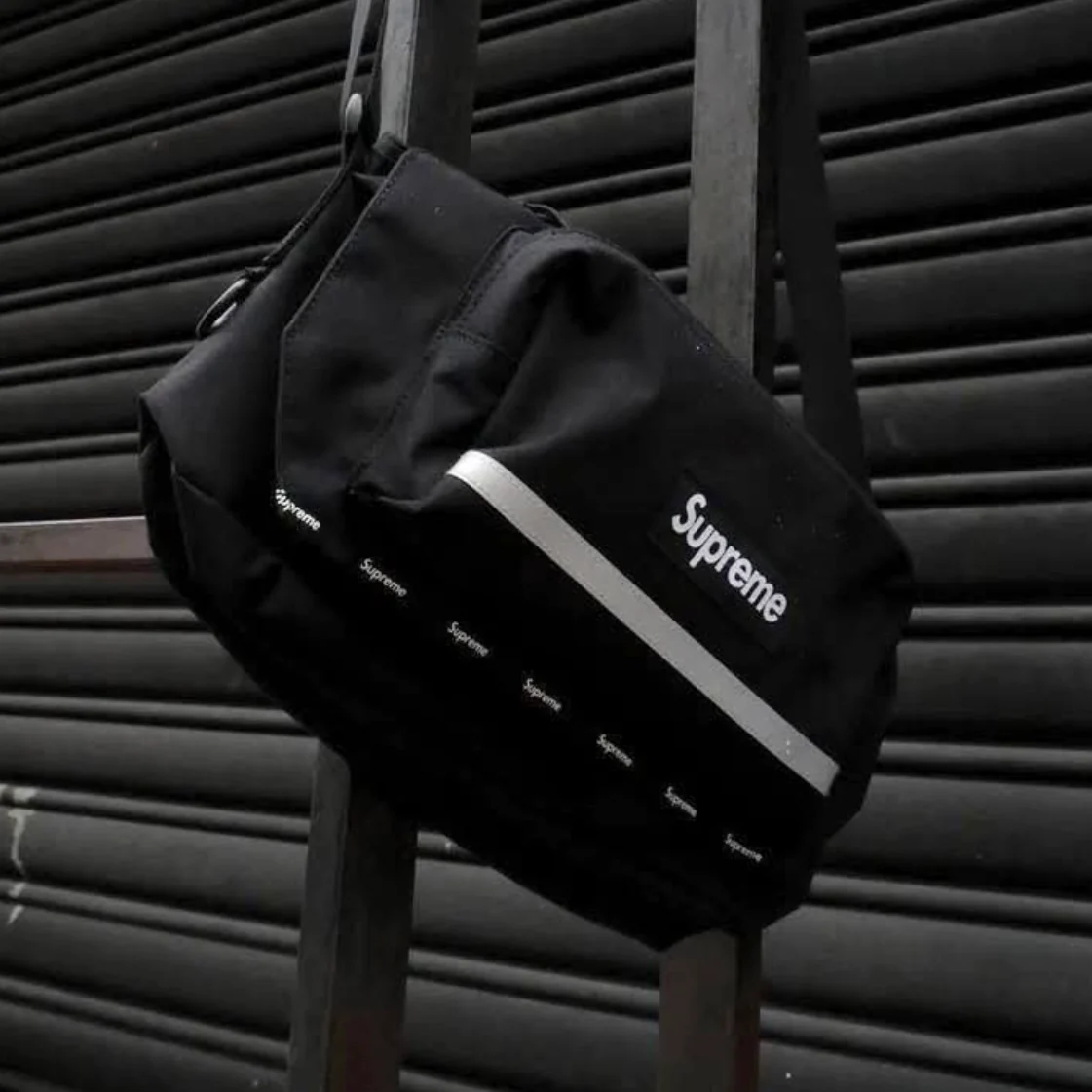 Supreme Reflective Messenger Bag Black